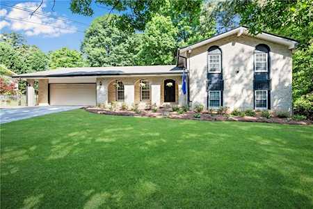 5272 Happy Hollow Rd Dunwoody, GA 30360