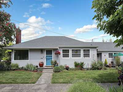 7405 NE Skidmore St Portland, OR 97218