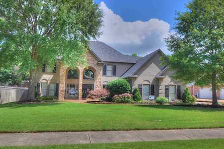 908 Stone Hedge Cv Collierville, TN 38017