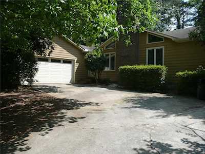 2531 Kings Pistol Ct Grayson, GA 30017