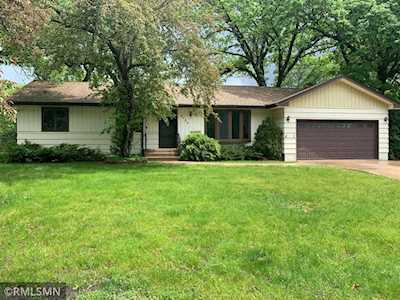 2754 Valley View Lane New Brighton, MN 55112