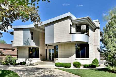 229 Elm Ct Northbrook, IL 60062