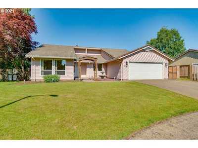 616 Donald Ct Newberg, OR 97132