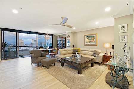 700 Front St #1508 San Diego, CA 92101
