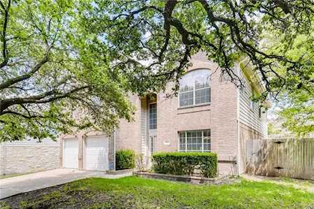 825 Barefoot CV Round Rock, TX 78665