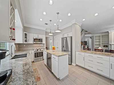 13211 Sycamore Heights St Houston, TX 77065