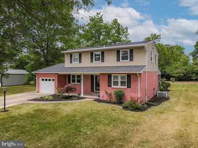 7 Beechwood Ave Burlington, NJ 08016