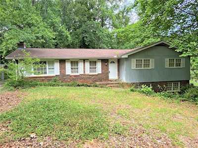 1306 S Maple Ln Acworth, GA 30102