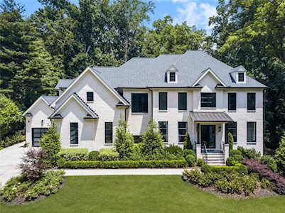 4555 Mystic Dr Atlanta, GA 30342