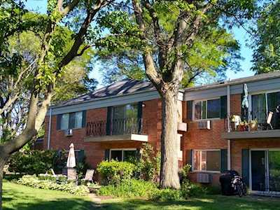 2407 S Goebbert Rd #201 Arlington Heights, IL 60005