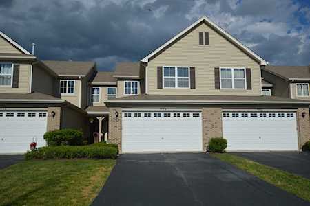 484 Majestic Ln Oswego, IL 60543