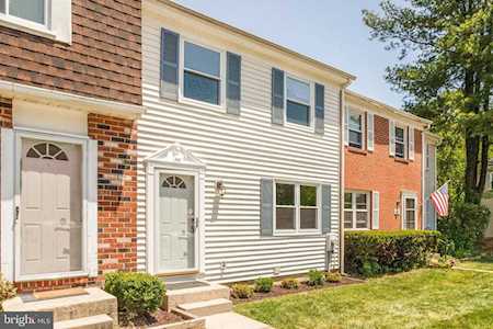 2048 Forest Hill Ln Crofton, MD 21114