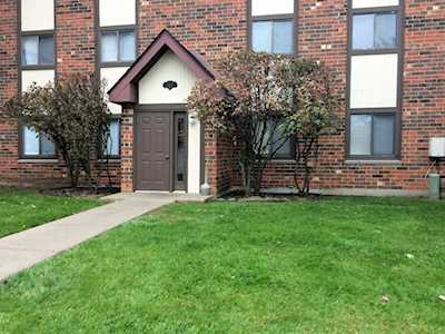 417 Berkshire Dr #26 Crystal Lake, IL 60014