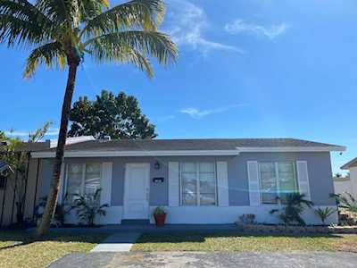 14821 SW 114th Court Miami, FL 33176