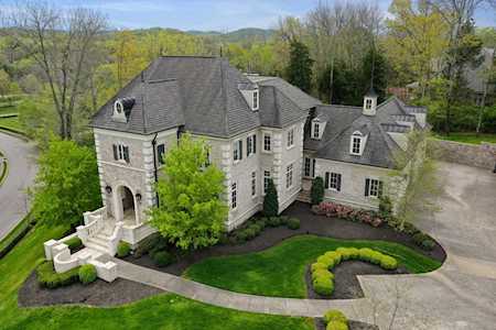 1069 Vaughn Crest Dr Franklin, TN 37069