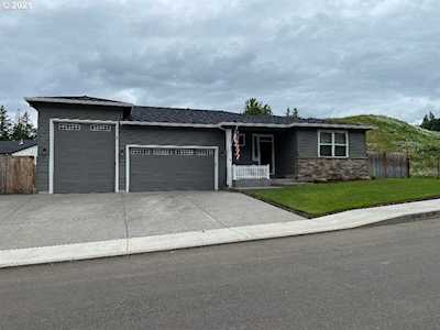 1465 NE Cascadia Ridge Dr Estacada, OR 97023