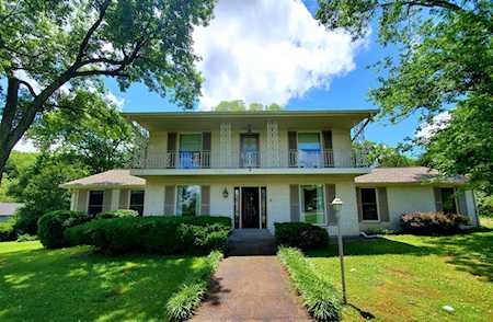 825 Forest Hills Dr Nashville, TN 37220