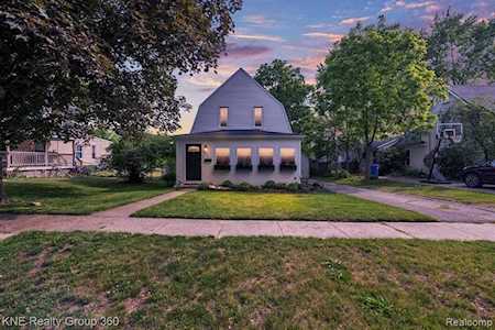 230 E Washington St Howell, MI 48843