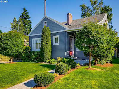 5818 SE Lafayette St Portland, OR 97206