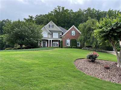 107 Wayfair Overlook Dr Woodstock, GA 30188