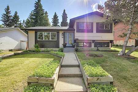 46 Lake Huron Place SE Calgary, AB T2J 5H9