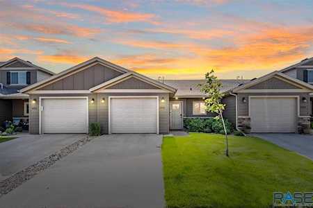 6006 S Plainside Pl Sioux Falls, SD 57108