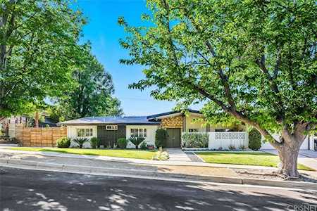5311 Dubois Ave Woodland Hills, CA 91367