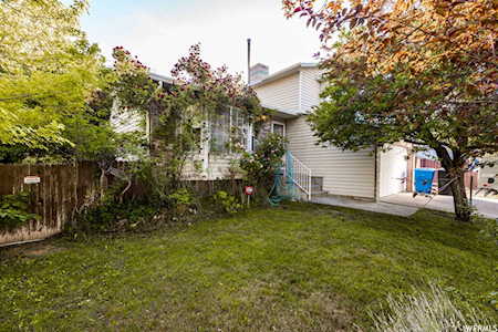 5902 S Woodview Dr Salt Lake City, UT 84118