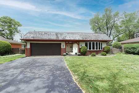 1416 Huntington Dr Glenview, IL 60025