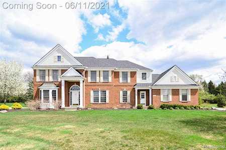 10470 Fellows Hill Dr Plymouth Twp, MI 48170