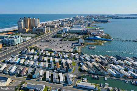 18 Bay Overlook Ln Ocean City, MD 21842