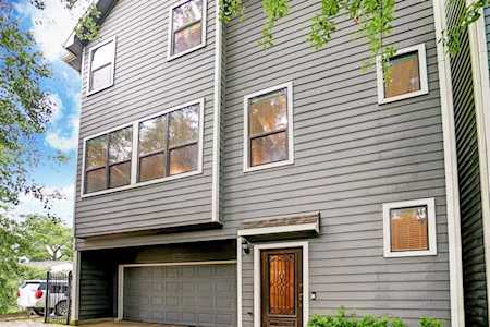831 W 19th St Houston, TX 77008