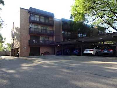1927 Tanglewood Dr #3A Glenview, IL 60025