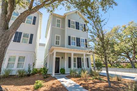979 Warrick Oaks Ln Mount Pleasant, SC 29464