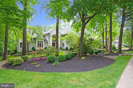 13 Forrest Ct Mount Laurel, NJ 08054