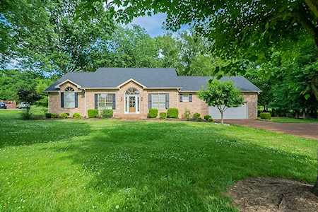 273 Lake Terrace Dr Hendersonville, TN 37075