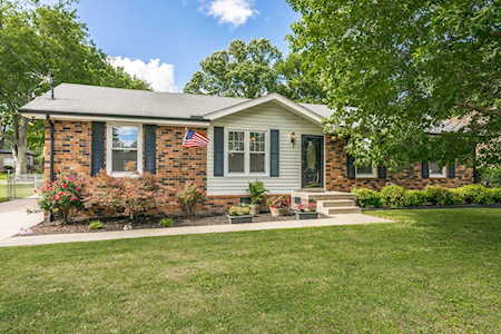 129 Creekwood Ln Hendersonville, TN 37075