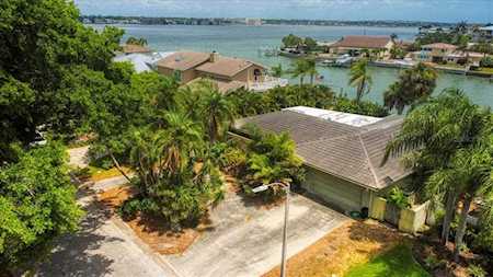 412 Belle Isle Ave Belleair Beach, FL 33786