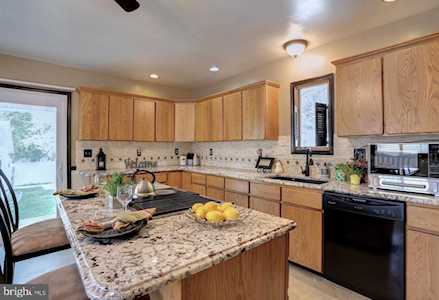 985 Nabbs Creek Rd Glen Burnie, MD 21060