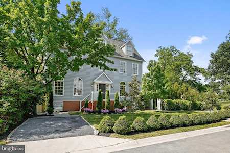 4616 Fairfield Dr Bethesda, MD 20814