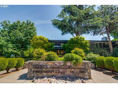 16250 Pacific Hwy #48 Lake Oswego, OR 97034