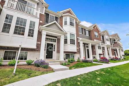 2977 Madison Dr Naperville, IL 60564