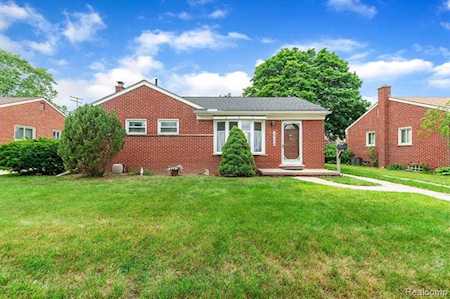 29138 Hathaway St Livonia, MI 48150