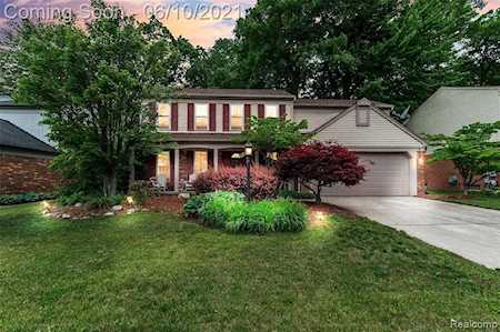 7889 Millwood Dr Westland, MI 48185