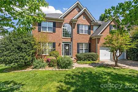 16028 Northstone Dr Huntersville, NC 28078