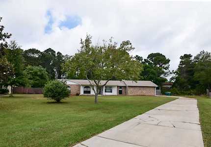 1102 Sandalwood Circle Niceville, FL 32578