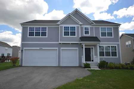504 Leesburg St Oswego, IL 60543