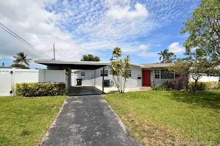 2140 SW 37 Fort Lauderdale, FL 33312
