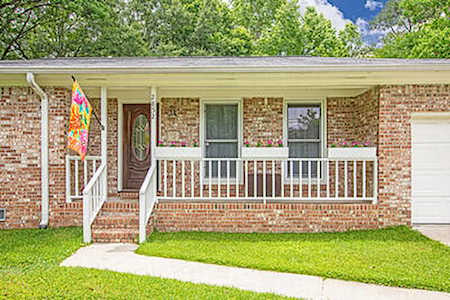2852 Fernwood Dr North Charleston, SC 29406