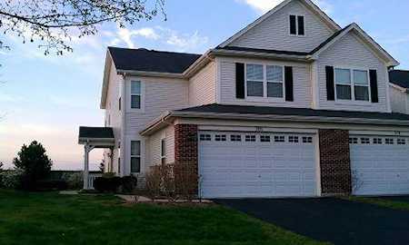 380 Chesapeake Ln #380 Oswego, IL 60543
